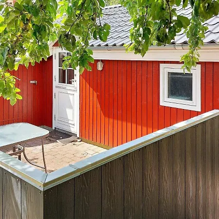 4 Person In Hemmet-by Traum * Hemmet